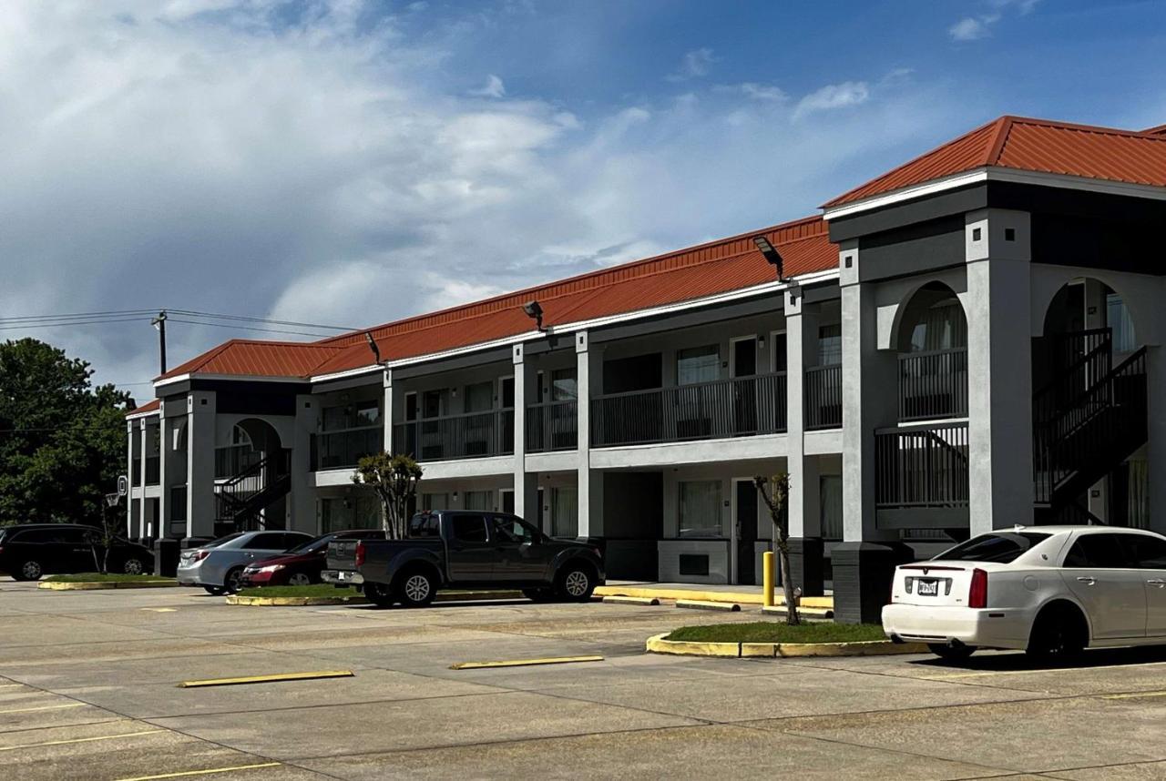 Super 8 By Wyndham Slidell Hotel Exterior photo
