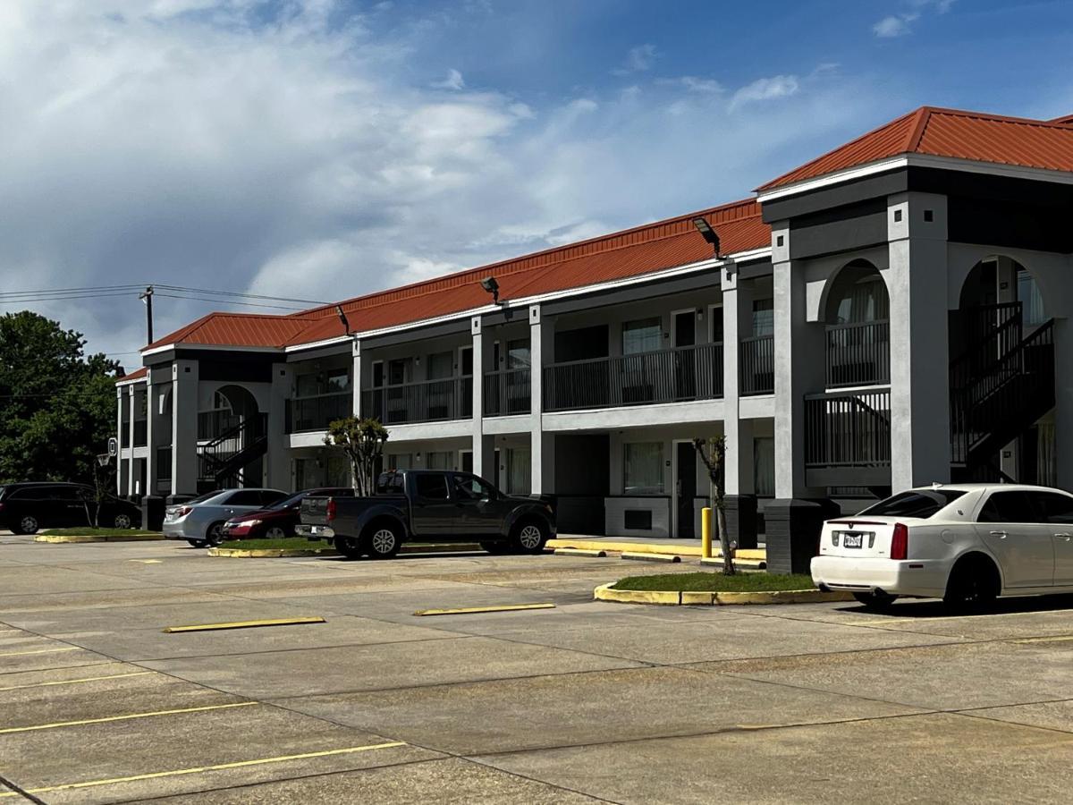Super 8 By Wyndham Slidell Hotel Exterior photo