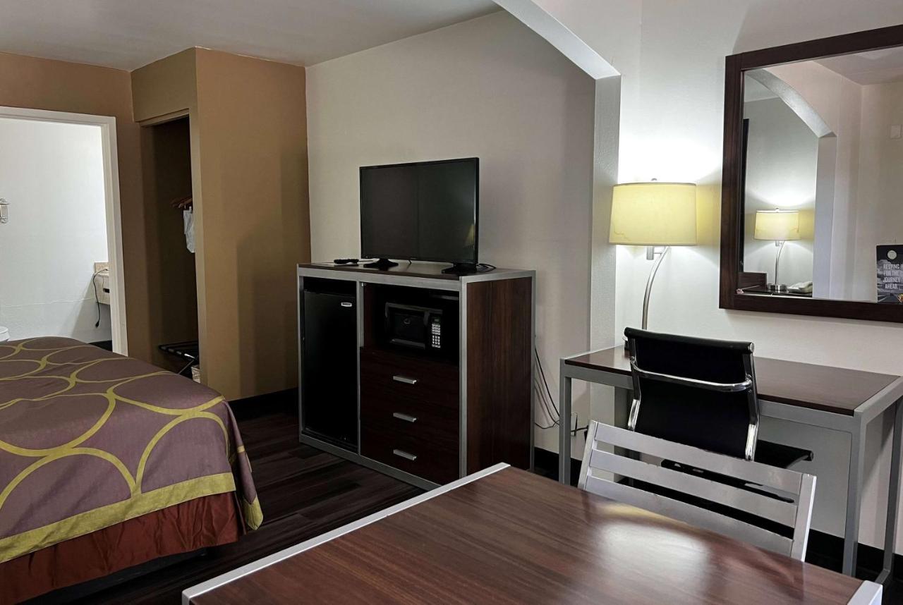 Super 8 By Wyndham Slidell Hotel Exterior photo