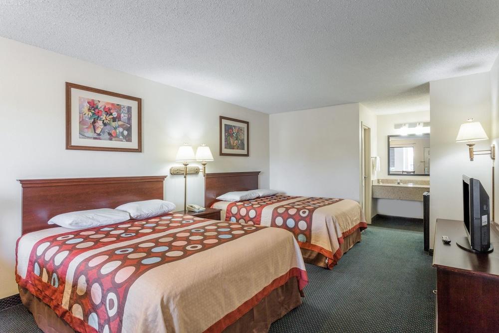 Super 8 By Wyndham Slidell Hotel Exterior photo