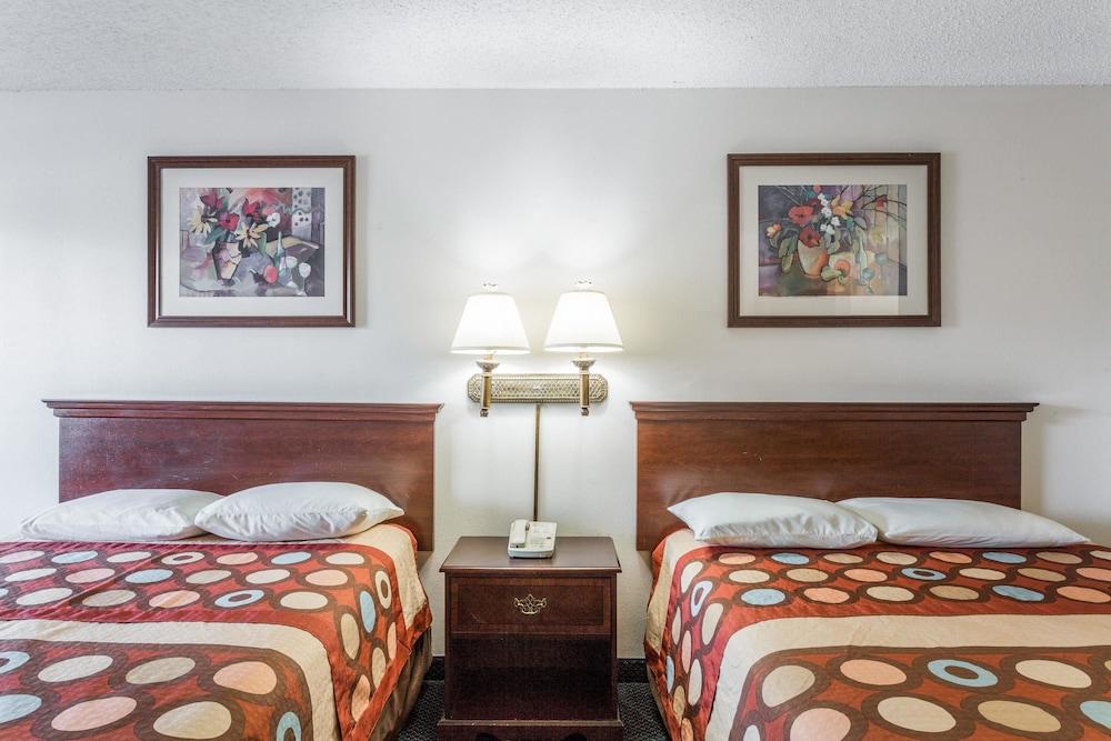 Super 8 By Wyndham Slidell Hotel Exterior photo