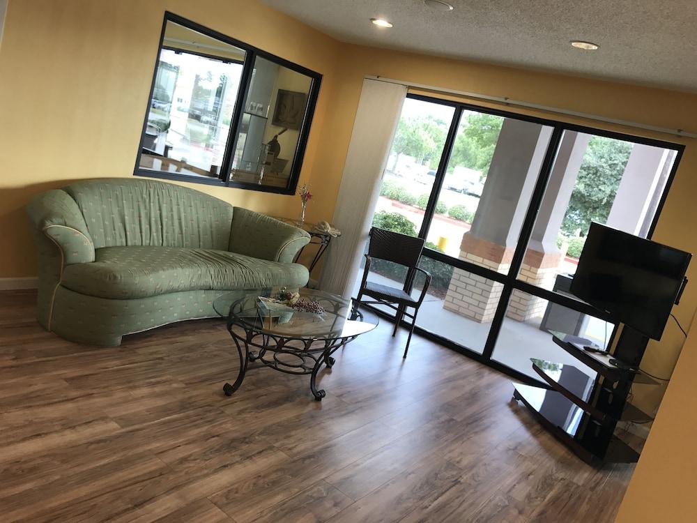 Super 8 By Wyndham Slidell Hotel Exterior photo